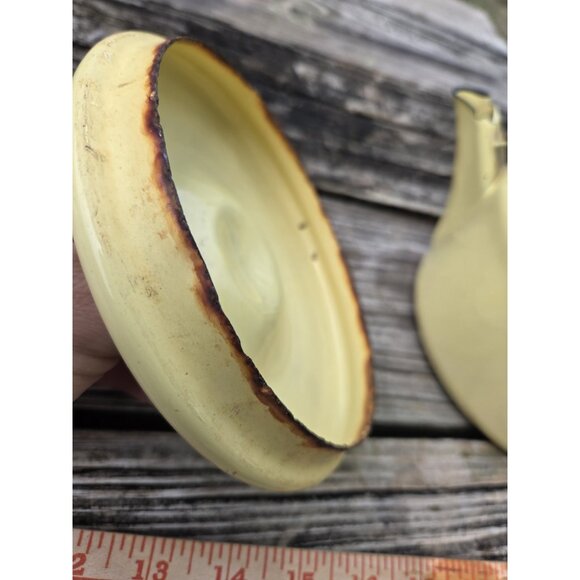 Vintage yellow enamel teapot With Lid Enamelware Bail Handle - Picture 16 of 16